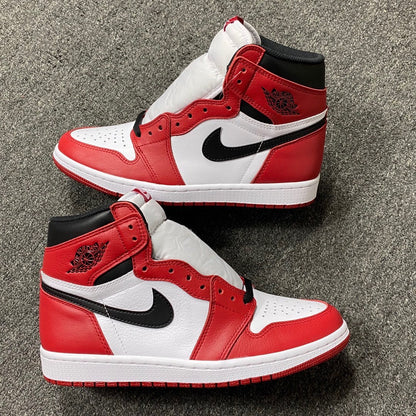 Air Jordan 1 Retro High OG Chicago