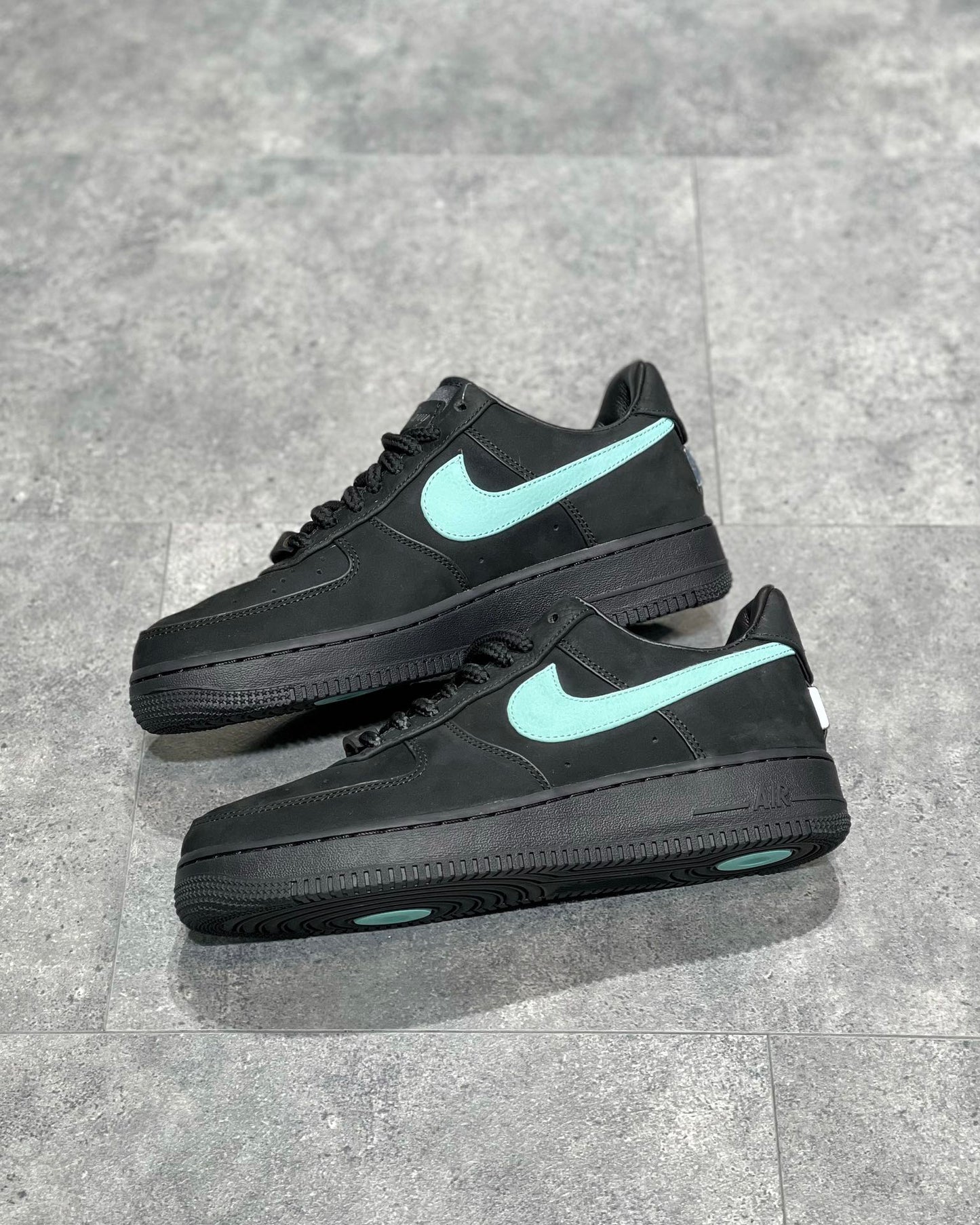 Nike x Tiffany ＆ Co．Air Force 1