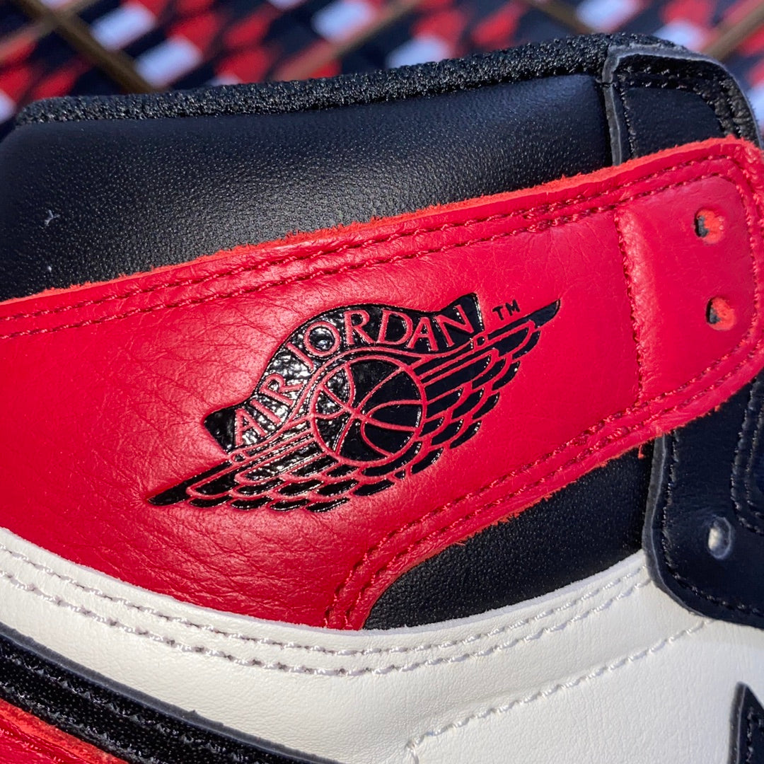 Air Jordan 1 High Bred Toe