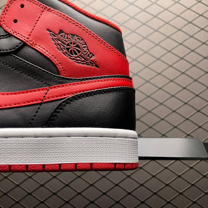 Air Jordan 1 mid Alternate Bred