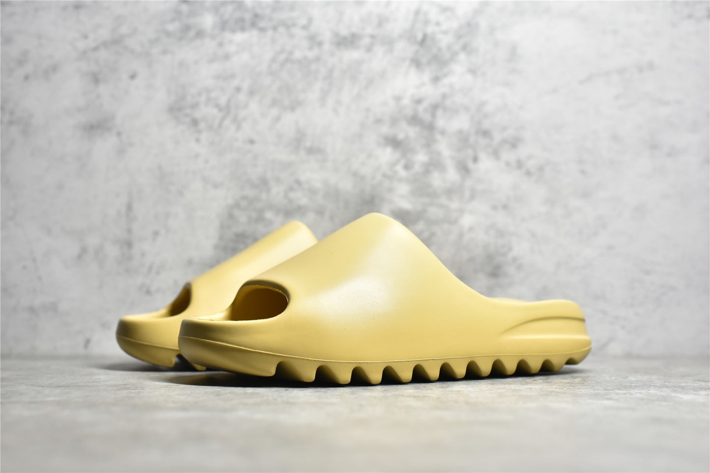 Adidas Originals Yeezy Slide Desert Sund