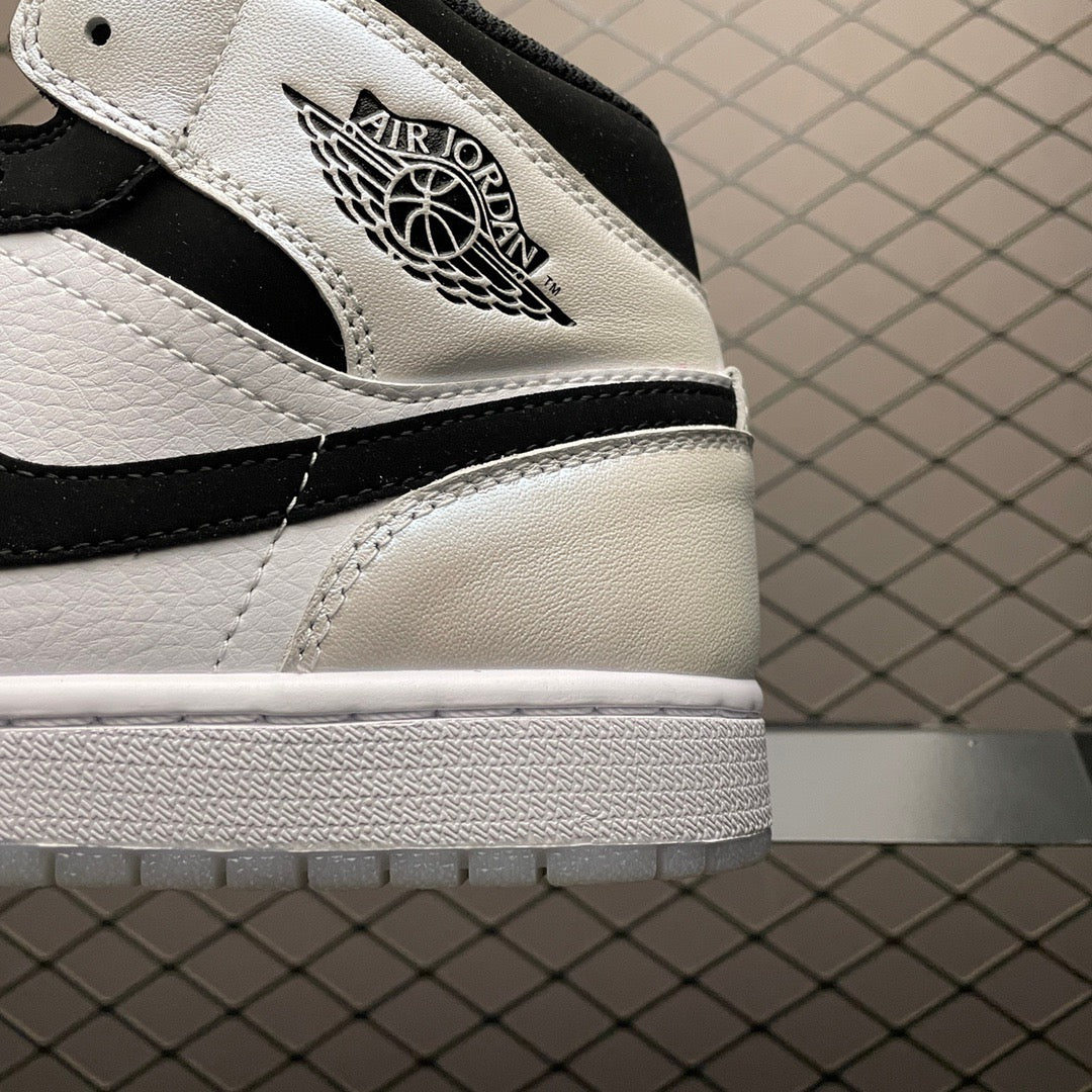 Air Jordan 1 Mid SE Diamond Shorts