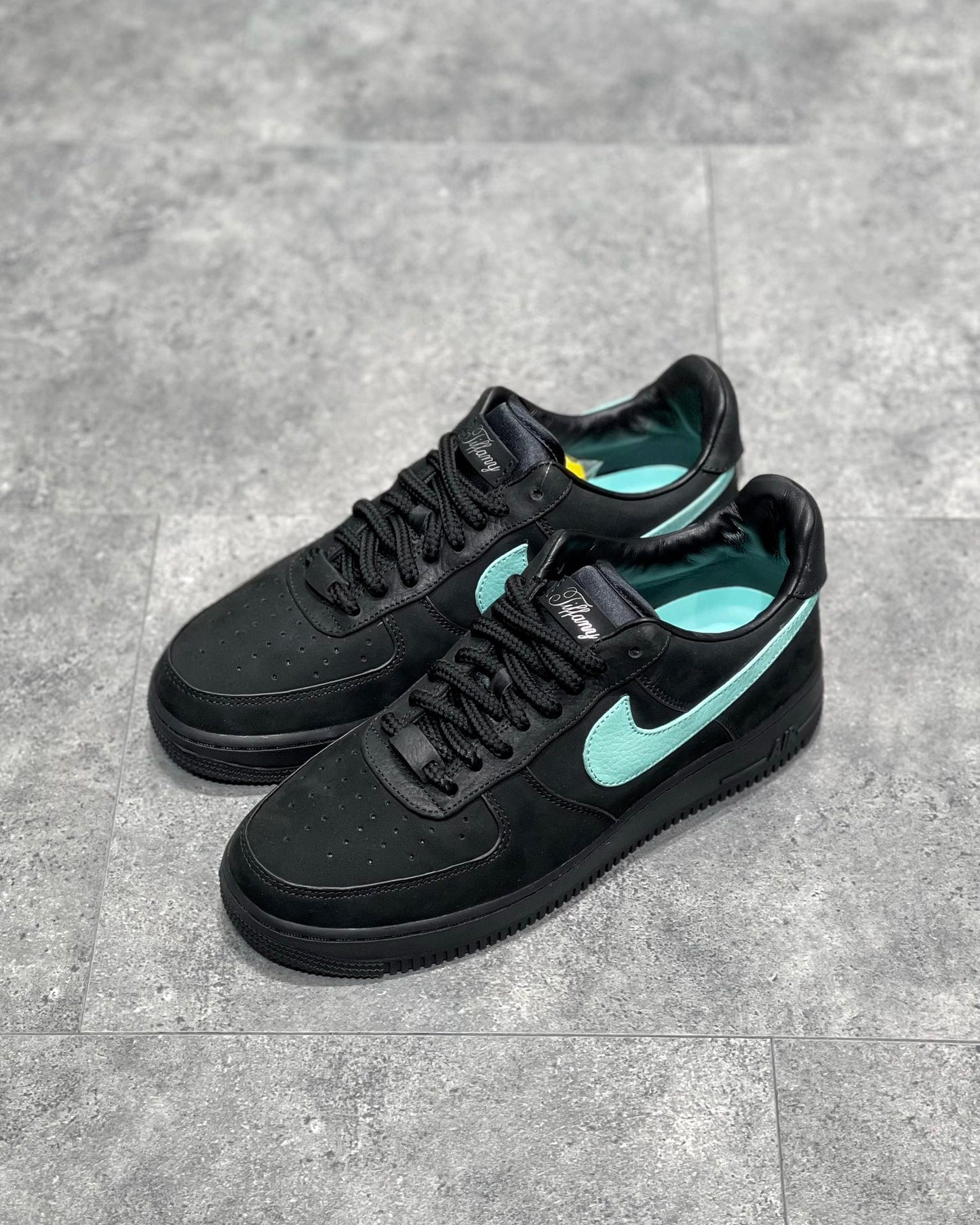 Nike x Tiffany ＆ Co．Air Force 1