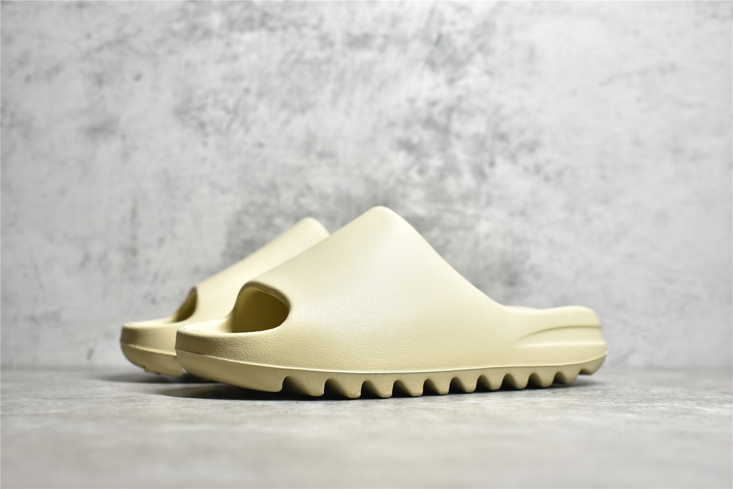 Adidas Originals Yeezy Slide Bone