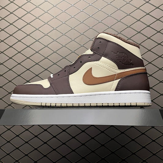 Air Jordan 1 Mid SE Cream Dark Chocolate