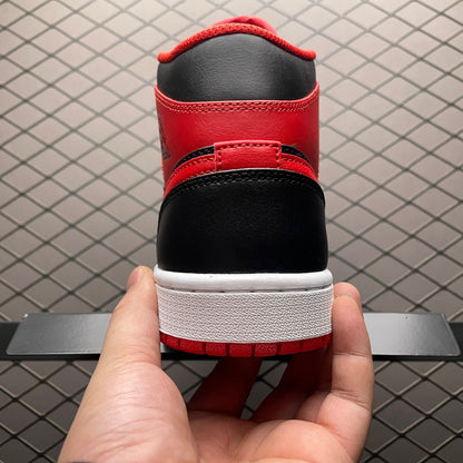 Air Jordan 1 mid Alternate Bred